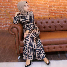 Load image into Gallery viewer, 2021 European fashion print dress elegant plain dress Muslim celebrity party women's dress (belt and headscarf not included).