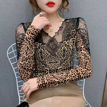 Load image into Gallery viewer, 2021 Spring New Women T-shirt Fashion Diamond lace long-sleeved Tops Elegant Slim Hot drilling Tees Plus Size Lady Blusas