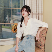 Load image into Gallery viewer, 2022 Summer New Simple Short Sleeve Women Tops Temperament All-match French Style Vintage Shirts Solid Office Lady Blusas