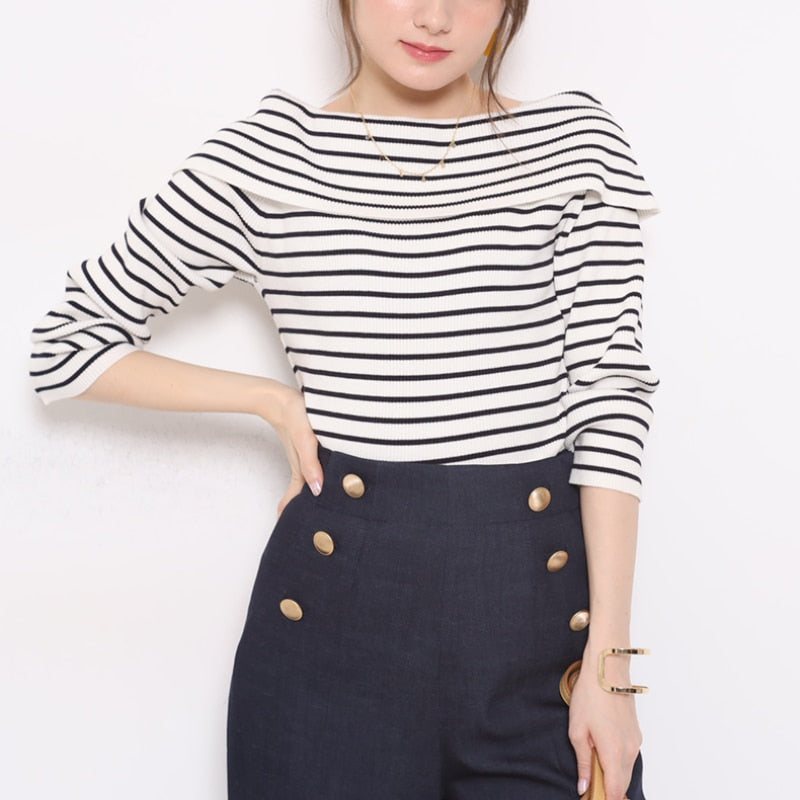 Back Bow Sailor-Collar Knit Pullover: A Slim-Fit Top for Office to Weekend
