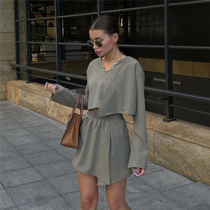 2021 Autumn Winter New Women's Wear V-Neck Long Sleeve Top High Waist Wrap Hip Fake Skirt Shorts Set Outfits For Women Matching