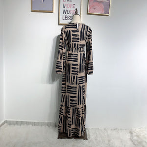 2021 European fashion print dress elegant plain dress Muslim celebrity party women's dress (belt and headscarf not included).