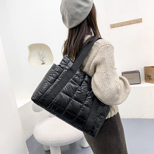 2021 Hit Winter Brand Textured Padded Design Duffel Bag for Women Big Totes Plaid Shoulder Bags Designer Nylon Shopper Handbags