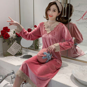 2021 New Autumn Winter Sexy Lace V-neck Gold Velvet Long Dress Nightgowns for Women Long Sleeve Sleepwear Night Dress Nightdress