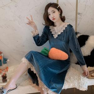 2021 New Autumn Winter Sexy Lace V-neck Gold Velvet Long Dress Nightgowns for Women Long Sleeve Sleepwear Night Dress Nightdress