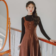 Load image into Gallery viewer, 2021 Pure Color Literary Retro Strap Dress Femininas Sleeveless Square Collar Pleated French Elegant Strap Dresses Fashion Fall