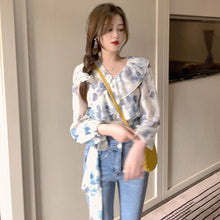 Load image into Gallery viewer, 2021 Summer new spring V-neck top temperament chiffon shirt sweet floral shirt women&#39;s design