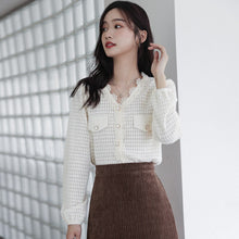 Load image into Gallery viewer, 2021 Women Spring and Autumn New French retro V-neck Hollow Lace Shirt Female Design Sense Niche Puff Sleeve Blouse