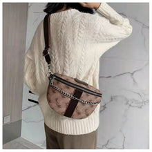 Load image into Gallery viewer, 2021 new retro fashion one-shoulder cross-body saddle bag
