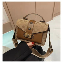 Load image into Gallery viewer, 2021 new single shoulder messenger portable lady retro fashion luxury small square bag