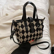 Load image into Gallery viewer, 2021 new versatile one-shoulder messenger high-quality western-style fashion handbag