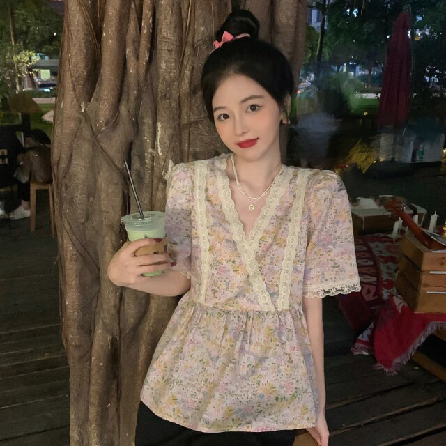 2021 summer new French lace cardigan retro design sense niche trend fashion temperament blouse women