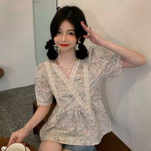 Load image into Gallery viewer, 2021 summer new French lace cardigan retro design sense niche trend fashion temperament blouse women
