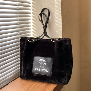 2022 Luxury Letter Designer Women Faux Fur Plush Ladies Large Good Quality Shoulder Bags with Short Handle Bag Clutch Totes