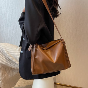 2023 Ladies New Style Shoulder Bag Fashion Big Bag Pillow Bag Soft Leather Women Bag Solid Color Ladies Messenger Bag