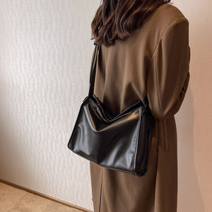 2023 Ladies New Style Shoulder Bag Fashion Big Bag Pillow Bag Soft Leather Women Bag Solid Color Ladies Messenger Bag
