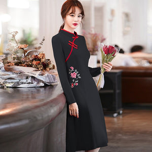 Autumn Women Floral Embroidery Improved Cheongsam Long Sleeve Stand Collar Buckle Chinese Style Slim Knee Length Dress Female