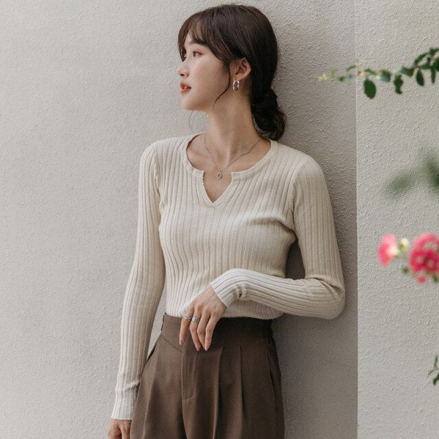 Autumn and Winter Bottoming Shirt is Built With slim Slimming V-neck Blouse Women's Long-sleeved Sexy Knit Sweater Trend Tops