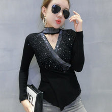 Load image into Gallery viewer, Autumn winter 2021 New women sweaters Fashion sexy v-neck diamond knitted shirt Elegant slim women&#39;s pullovers