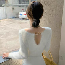 Load image into Gallery viewer, Black long-sleeved short sweater hollow chain plush fleece top to keep warm autumn and winter T-shirt