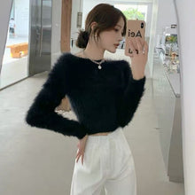 Load image into Gallery viewer, Black long-sleeved short sweater hollow chain plush fleece top to keep warm autumn and winter T-shirt