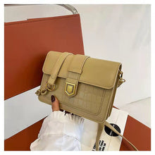 Load image into Gallery viewer, Bolsa com aba pequena em couro, com estampa de pedra, bolsa de ombro crossbody feminina, moda feminina 2022, bolsas de mão e bol