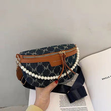 Load image into Gallery viewer, Bolsa de cintura de design de corrente pérola carta bolsa de lona fanny pacote de cintura para as mulheres 2021 ombro crossbody