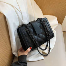 Load image into Gallery viewer, Bolsa de ombro de couro de couro preto pequeno do plutônio para as mulheres  inverno marca corrente designer bolsas de mão t