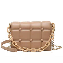 Load image into Gallery viewer, Bolsa feminina de ombro com corrente, bolsa para mulheres nova, luxuosa, sacola de rebite, de couro, para viagem