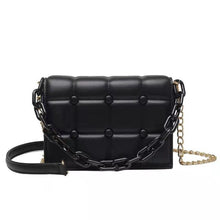 Load image into Gallery viewer, Bolsa feminina de ombro com corrente, bolsa para mulheres nova, luxuosa, sacola de rebite, de couro, para viagem