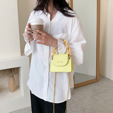 Load image into Gallery viewer, Bolsas de couro do plutônio das mulheres moda mini crossbody saco para as mulheres acrílico corrente bolsa de ombro feminina peq