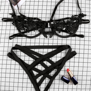Comeondear Lace Bra Set Straps Women Hollow Out Sexy Costumes XL Black Lingerie Set Transparent bra + Panty Open Crotch RB80854