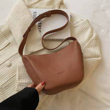 Load image into Gallery viewer, Cor sólida couro pequena balde crossbody sacos para as mulheres retro designer sacos de ombro 2022 inverno bolsas viagem luxo fe