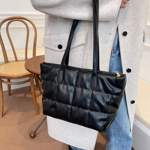 Fashion Fabric Big Quilted Soft Shoulder Bags for Women 2022 Hit Winter Shoulder Bags Padded New Fashion Trendy Brand Handbags