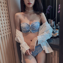 Load image into Gallery viewer, Girl's New Small Chest Strapless-Bra Sexy Lace Bow Underwear Push Up Thin Women's Gathered Invisible Bra Suit Minority Wireless