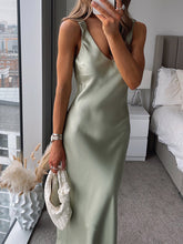 Load image into Gallery viewer, Green Camis Satin Long Dresses Women Fashion Vintage Sleeveless Slip Maxi Dress Summer Female Backless Sexy Party Midi Robe
