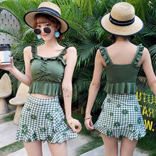Load image into Gallery viewer, Ins Wind Split Female Sweet And Conservative Flat Skirt Two-piece Little Daisy Girl Student Swimsuit Bikini Suit