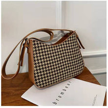 Load image into Gallery viewer, Inverno de lã pano sacos ombro para as mulheres moda crossbody saco 2022 hit simples bolsas luxo e bolsas feminino viagem totes