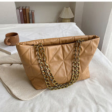 Load image into Gallery viewer, Inverno grande acolchoado sacos de ombro para as mulheres couro do plutônio 2021 hit grande moda designer marca tote corrente bo