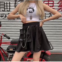 Load image into Gallery viewer, Japanese Streetwear Tooling Half-length Pleated Women Skirt Hip Hop Black Short Skirt Fashion High Waist Harajuku Women Skirts