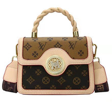 Load image into Gallery viewer, Leopard print small bag ladies new trend fashion one-shoulder diagonal autumn and winter portable small square bag