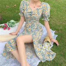 Load image into Gallery viewer, Little Daisy Floral Dress Women 2021 Summer French Gentle Temperament Sundress Female Thin Waist Platycodon Long Vestidos Ladies