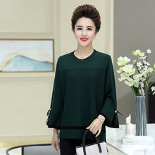 Load image into Gallery viewer, Long-sleeved knitted top 2021 spring and autumn new fashion women's western style thin bottoming shirt