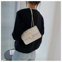 Load image into Gallery viewer, Luxury female bag 2022 new Korean fashion chain messenger bag casual texture single shoulder bag female bag