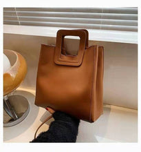 Load image into Gallery viewer, Luxury handbags, high-end design, portable large-capacity tote bags, atmospheric one-shoulder simple handbags