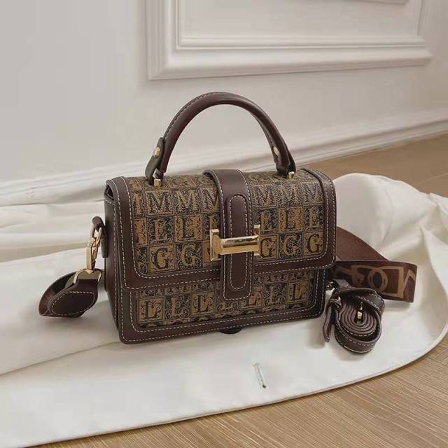 Luxury high design female bag 2022 new retro fashion letter hit color portable small square bag shoulder messenger bag
