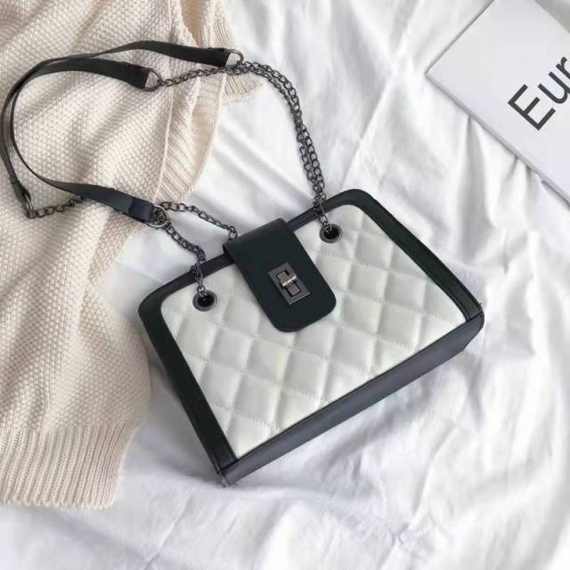 Luxury high-end design brand handbags 2021 new rhombus chain shoulder simple embroidered thread retro messenger bag