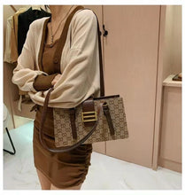 Load image into Gallery viewer, Luxury high-end new niche retro one-shoulder fashion all-match explosive underarm bag