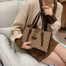 Load image into Gallery viewer, Luxury high-end new niche retro one-shoulder fashion all-match explosive underarm bag