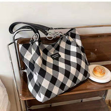 Load image into Gallery viewer, Luxury women&#39;s bag 2022 new wild high-end brand large-capacity western style one-shoulder tote bag